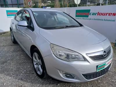 Vendo Opel Astra 2010 - 5450 EUR, 144431 km - AUTO.MOTO.pt