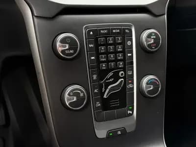 Vendo Volvo V40 2018 - 16850 EUR, 87000 km - AUTO.MOTO.pt