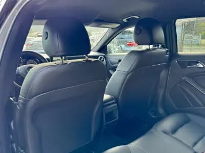 Vendo Mercedes-Benz GLA 200 2015 - 19999 EUR, 160000 km - AUTO.MOTO.pt