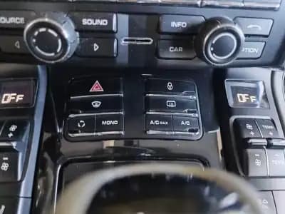 Sell Porsche Cayenne 2012 - 24990 EUR, 267800 km - AUTO.MOTO.pt