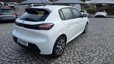 Vendo Peugeot 208 2023 - 14990 EUR, 31000 km - AUTO.MOTO.pt