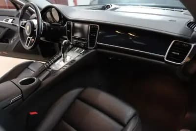 Vendo Porsche Panamera 2016 - 53900 EUR, 92706 km - AUTO.MOTO.pt