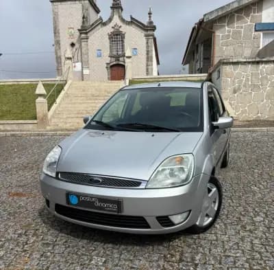 Vendo Ford Fiesta 2005 - 4990 EUR, 204000 km - AUTO.MOTO.pt