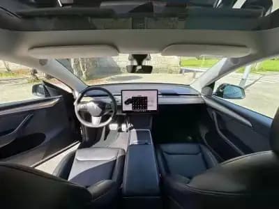 Vendo Tesla Model Y 2022 - 39999 EUR, 101000 km - AUTO.MOTO.pt