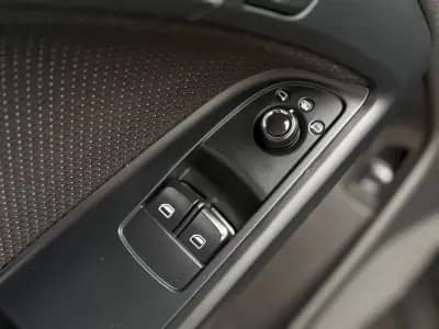 Vendo Audi A5 2010 - 17990 EUR, 157000 km - AUTO.MOTO.pt