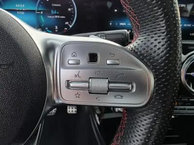 Vendo Mercedes-Benz CLA 180 2020 - 31990 EUR, 97000 km - AUTO.MOTO.pt