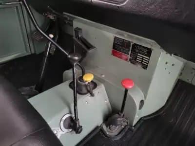 Vendo Land Rover Serie III 1973 - 35000 EUR, 87484 km - AUTO.MOTO.pt