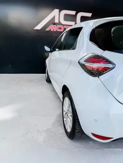 Vendo Renault Zoe 2021 - 16900 EUR, 23000 km - AUTO.MOTO.pt
