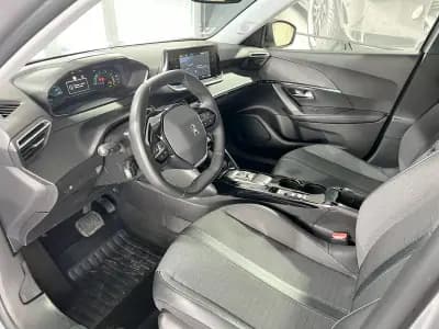 Vendo Peugeot e-2008 2022 - 21600 EUR, 30171 km - AUTO.MOTO.pt