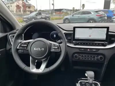 Sell Kia XCeed 2025 - 29750 EUR, 1000 km - AUTO.MOTO.pt