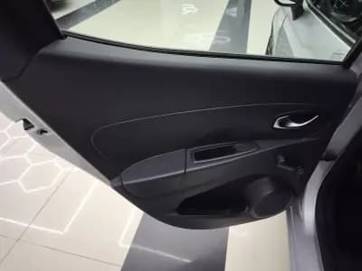 Sell Renault Clio 2015 - 9250 EUR, 201119 km - AUTO.MOTO.pt