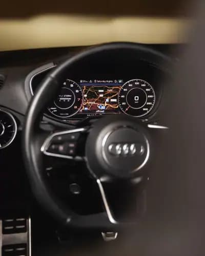 Vendo Audi TT Roadster 2018 - 24990 EUR, 136000 km - AUTO.MOTO.pt