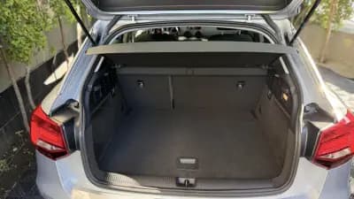 Vendo Audi Q2 2018 - 19900 EUR, 102000 km - AUTO.MOTO.pt