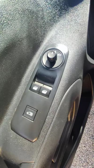 Sell Peugeot Partner 2021 - 12499 EUR, 217978 km - AUTO.MOTO.pt