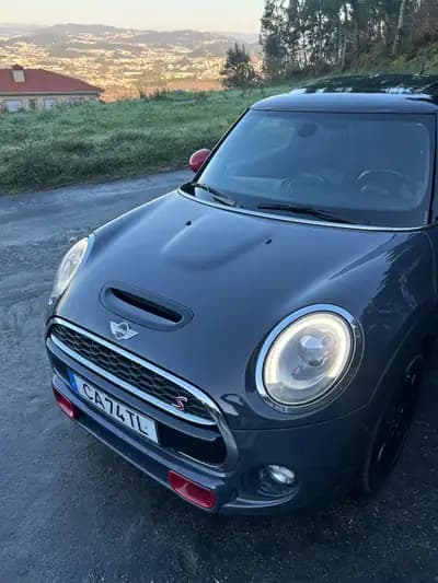 Vendo MINI Cooper 2014 - 15000 EUR, 160000 km - AUTO.MOTO.pt