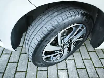 Vendo Peugeot 108 2018 - 9999 EUR, 180453 km - AUTO.MOTO.pt