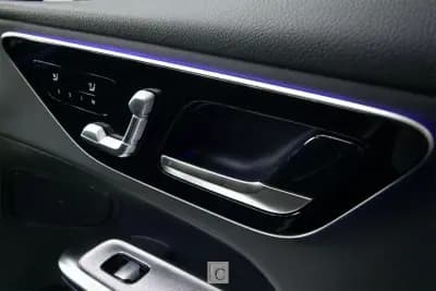 Vendo Mercedes-Benz GLC 300 2023 - 66500 EUR, 32000 km - AUTO.MOTO.pt