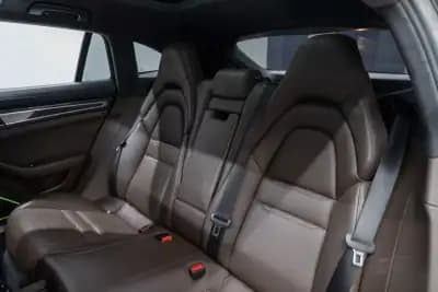 Sell Porsche Panamera Sport Turismo 2018 - 69950 EUR, 133000 km - AUTO.MOTO.pt