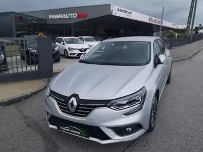 Vendo Renault Mégane 2019 - 17900 EUR, 96000 km - AUTO.MOTO.pt