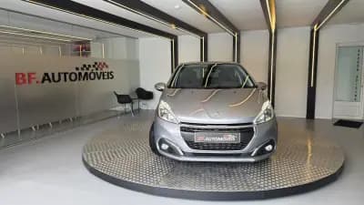 Sell Peugeot 208 2019 - 9900 EUR, 179951 km - AUTO.MOTO.pt