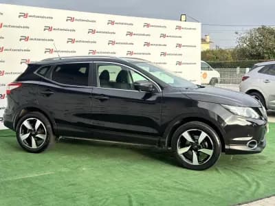 Vendo Nissan Qashqai 2016 - 15390 EUR, 145000 km - AUTO.MOTO.pt