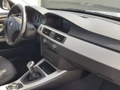 Sell BMW 318 2011 - 10750 EUR, 300000 km - AUTO.MOTO.pt