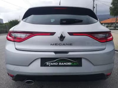 Vendo Renault Mégane 2019 - 17900 EUR, 96000 km - AUTO.MOTO.pt