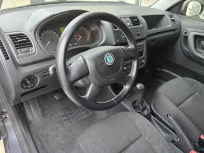 Vendo Skoda Fabia Break 2012 - 6000 EUR, 165296 km - AUTO.MOTO.pt