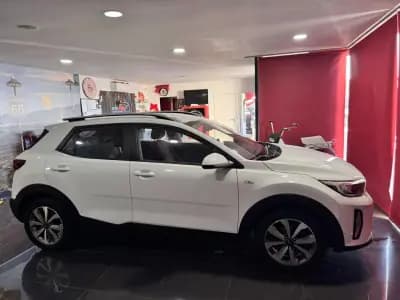 Vendo Kia Stonic 2023 - 15500 EUR, 91000 km - AUTO.MOTO.pt