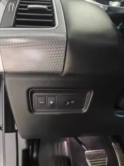 Vendo Land Rover Range Rover Sport 2018 - 42990 EUR, 159000 km - AUTO.MOTO.pt