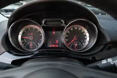 Sell Opel Adam 2017 - 11400 EUR, 77000 km - AUTO.MOTO.pt