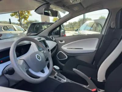 Vendo Renault Zoe 2019 - 16900 EUR, 25417 km - AUTO.MOTO.pt