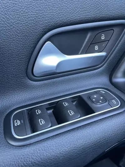 Sell Mercedes-Benz A 180 2019 - 25900 EUR, 121201 km - AUTO.MOTO.pt