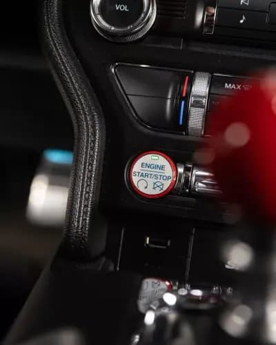 Vendo Ford Mustang 2016 - 47950 EUR, 107000 km - AUTO.MOTO.pt