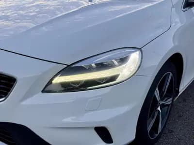 Vendo Volvo V40 2017 - 17990 EUR, 115000 km - AUTO.MOTO.pt