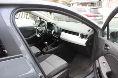 Vendo Renault Clio 2022 - 14750 EUR, 96500 km - AUTO.MOTO.pt