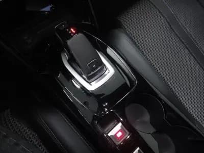 Sell Peugeot 2008 2020 - 18750 EUR, 59000 km - AUTO.MOTO.pt