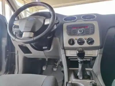 Vendo Ford Focus 2011 - 6750 EUR, 180000 km - AUTO.MOTO.pt