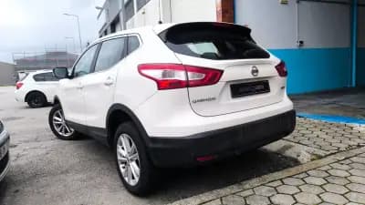 Sell Nissan Qashqai 2015 - 14300 EUR, 140000 km - AUTO.MOTO.pt