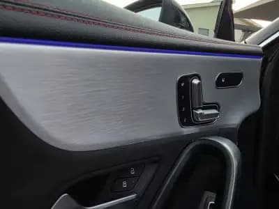 Vendo Mercedes-Benz CLA 180 2020 - 31990 EUR, 97000 km - AUTO.MOTO.pt