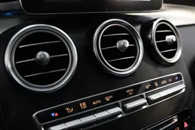 Sell Mercedes-Benz GLC 350 2017 - 39900 EUR, 90000 km - AUTO.MOTO.pt