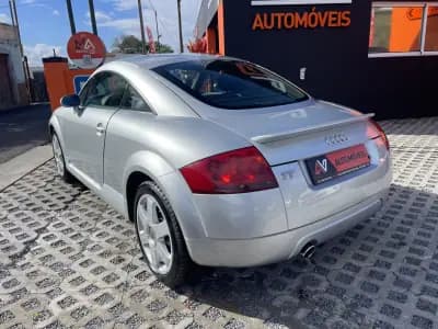 Vendo Audi TT Coupé 1999 - 9950 EUR, 106086 km - AUTO.MOTO.pt