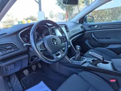 Vendo Renault Mégane Sport Tourer 2019 - 15900 EUR, 133373 km - AUTO.MOTO.pt
