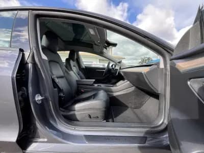 Vendo Tesla Model 3 2023 - 31950 EUR, 63000 km - AUTO.MOTO.pt