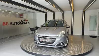 Sell Peugeot 208 2019 - 9900 EUR, 179951 km - AUTO.MOTO.pt