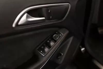 Sell Mercedes-Benz CLA 220 2015 - 21950 EUR, 163154 km - AUTO.MOTO.pt