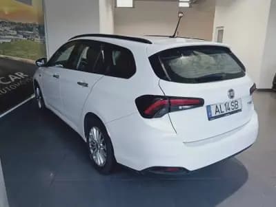 Vendo Fiat Tipo Station Wagon 2021 - 11490 EUR, 139989 km - AUTO.MOTO.pt