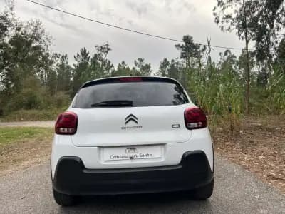 Vendo Citroën C3 2021 - 11990 EUR, 120370 km - AUTO.MOTO.pt