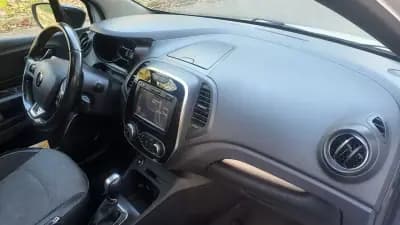 Vendo Renault Captur 2018 - 15800 EUR, 84000 km - AUTO.MOTO.pt