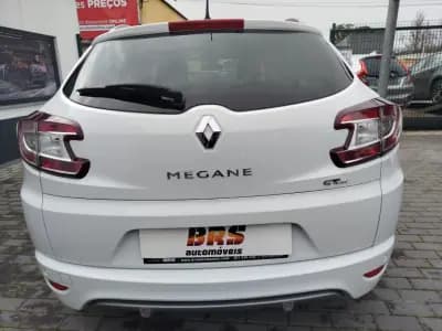 Vendo Renault Mégane Sport Tourer 2015 - 11750 EUR, 143765 km - AUTO.MOTO.pt